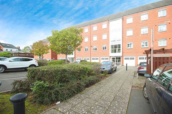 2 Bedroom Apartment For Sale In Chandley Wharf, Warwick, CV34