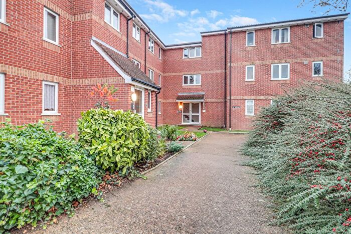 1 Bedroom Flat For Sale In Sandon Close, Rochford, SS4