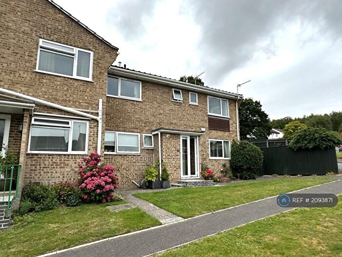 3 Bedroom Flat To Rent In Colehill, Wimborne, BH21