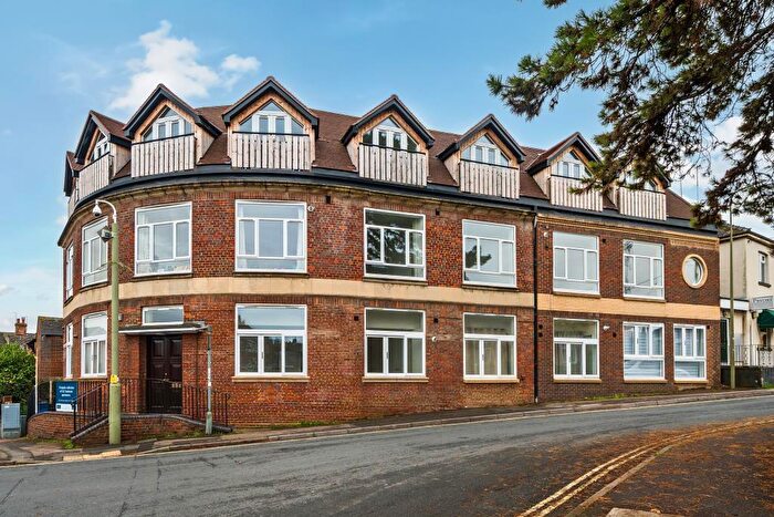 2 Bedroom Flat For Sale In Broadway, Didcot, Oxfordshire, OX11