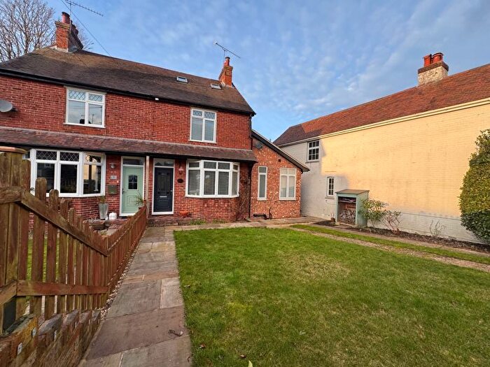 3 Bedroom Semi Detached House To Rent In Grove Road, Hindhead, GU26