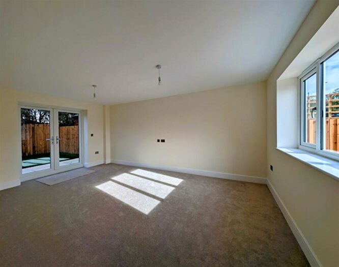 3 Bedroom Detached House For Sale In Woods Orchard Road, Tuffley, Gloucester, GL4