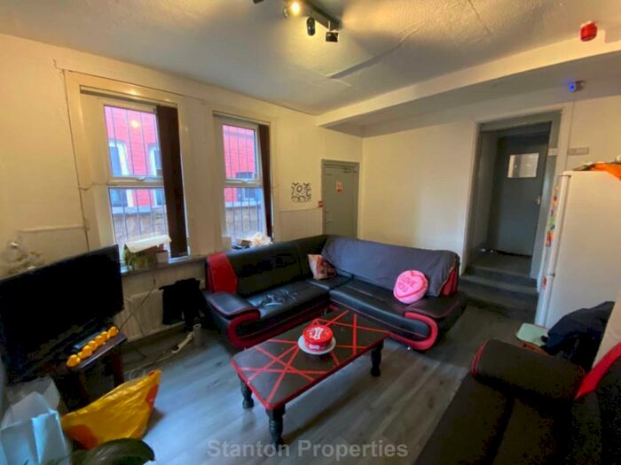 7 Bedroom Semi-Detached House To Rent In &# Pppw, Booth Avenue, Fallowfield, ., M14