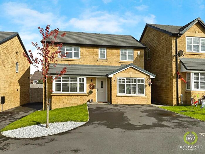 4 Bedroom Detached House For Sale In Chaffinch Trail, Darwen, BB3