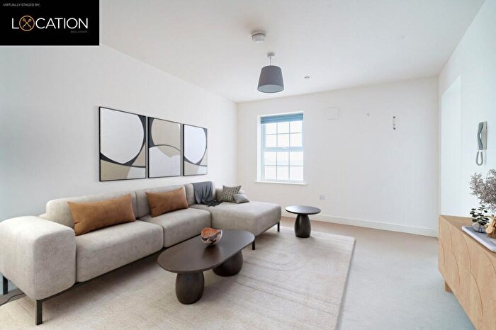 2 Bedroom Flat To Rent In Old Brewery Lane, Swindon, SN1