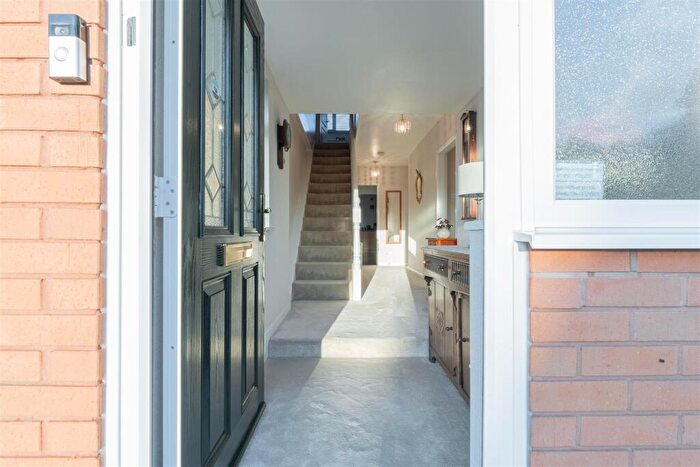 3 Bedroom Detached Bungalow For Sale In Leys Close, Stourbridge, DY9