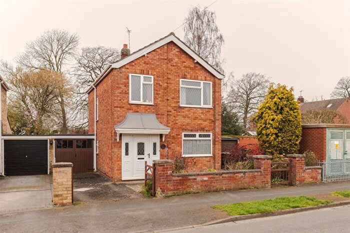 3 Bedroom Detached House For Sale In Eastfield Road, Messingham, DN17