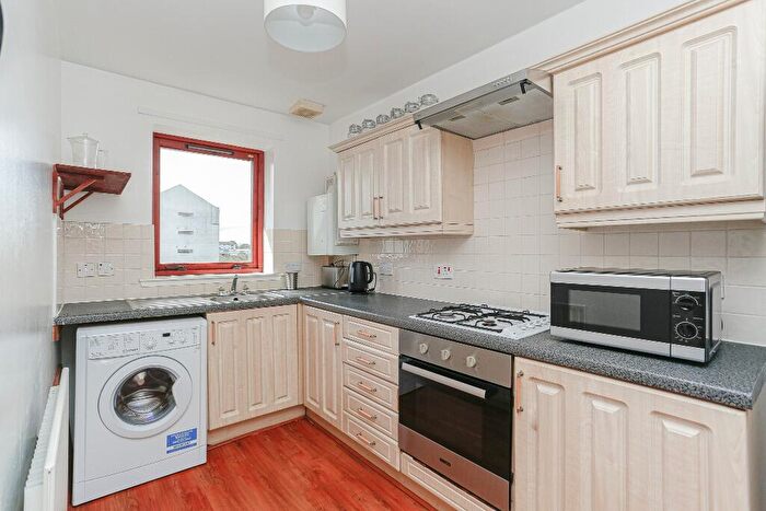 1 Bedroom Flat To Rent In Hawkhill, Restalrig, Edinburgh, EH7