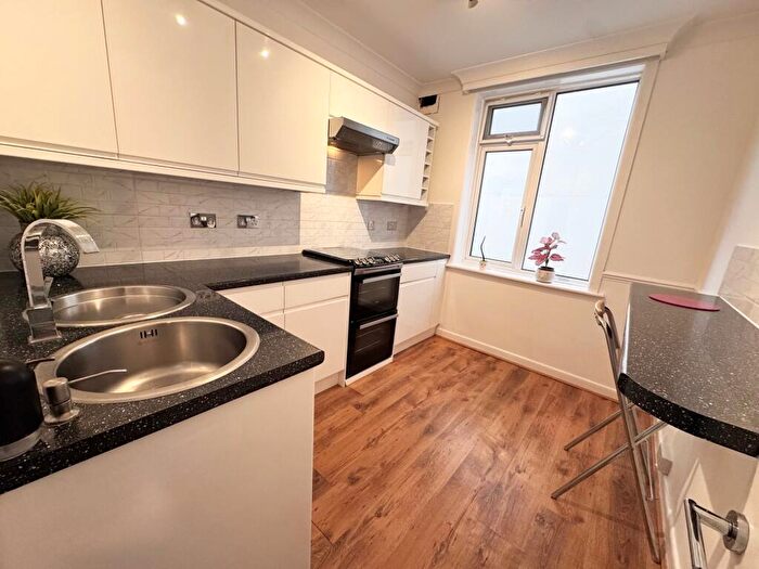 2 Bedroom Flat To Rent In Portland Road, Bournemouth, BH9