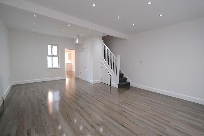 4 Bedroom Terraced House To Rent In Nightingale Road, Bowes Park, London, N22