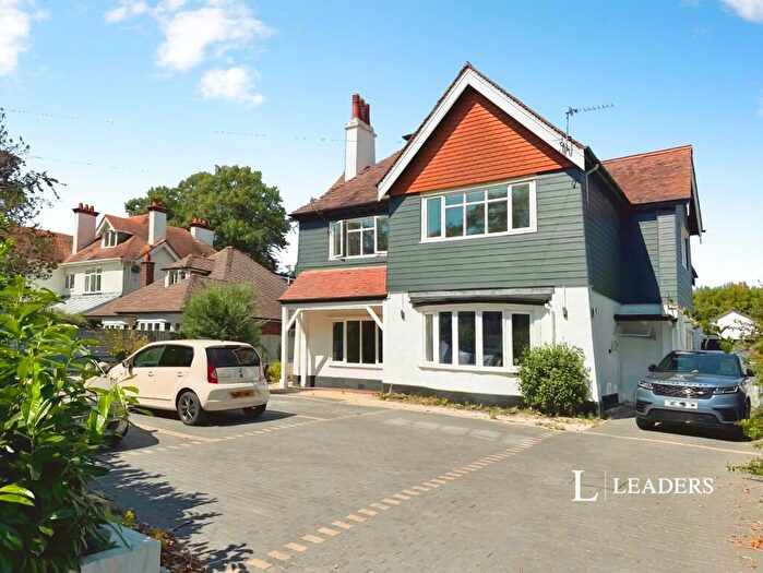 2 Bedroom Flat To Rent In Richmond Park Avenue, BH8
