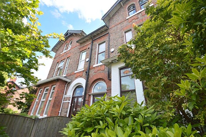 5 Bedroom Semi-Detached House To Rent In Baxter Road, Sale, M33