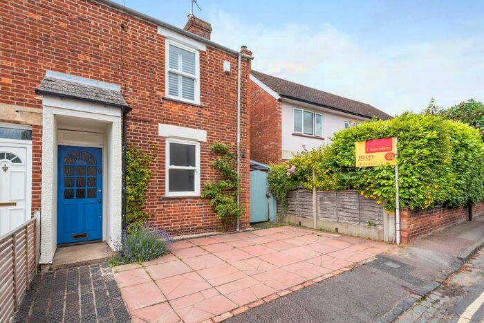 3 Bedroom Semi-Detached House To Rent In Bateman Street, Central Headington, OX3
