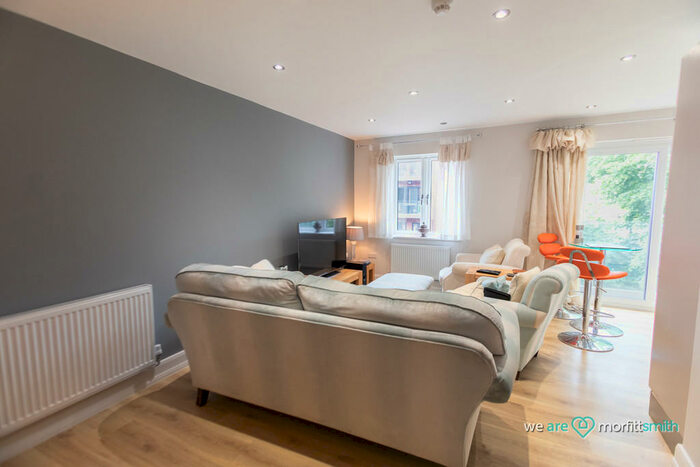 2 Bedroom Flat To Rent In Green Oak House, Lemont Road, Totley, - Attention Investors, S17