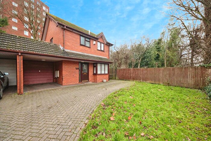 3 Bedroom Detached House For Sale In Yardley Wood Road, Birmingham, West Midlands, B13