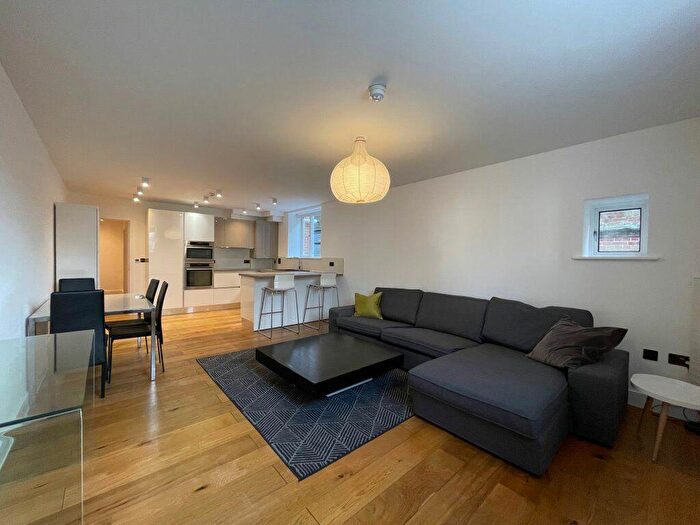 3 Bedroom Flat To Rent In Florence Road -, P15