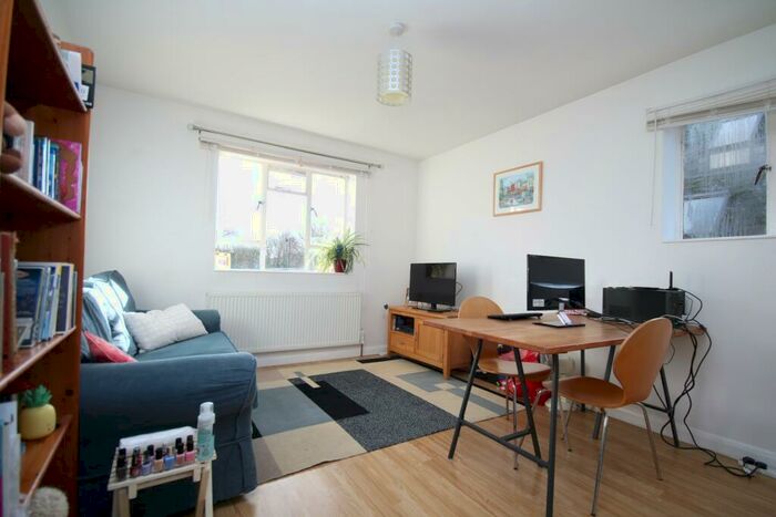 1 Bedroom Flat To Rent In Kinloch Street, Holloway, N7