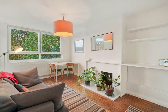 1 Bedroom Apartment To Rent In Pembroke Road, Hornsey, London, N8