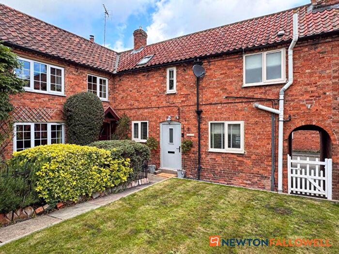 2 Bedroom Cottage For Sale In Low Street, Elston, NG23