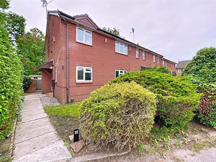 2 Bedroom End Of Terrace House For Sale In Arlidge Crescent, Kenilworth, CV8