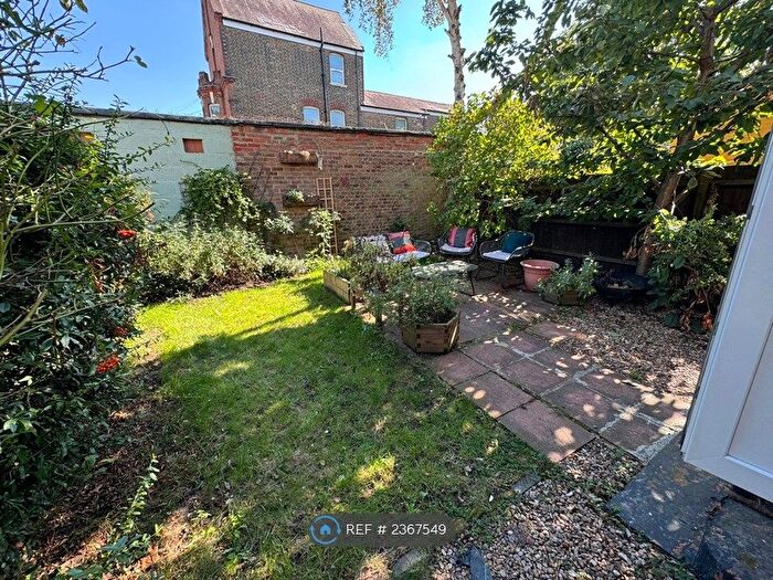 1 Bedroom Flat To Rent In Norwich Road, London, E7