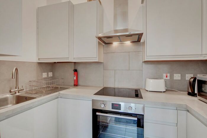 2 Bedroom Flat To Rent In Talgarth Road, London, W14