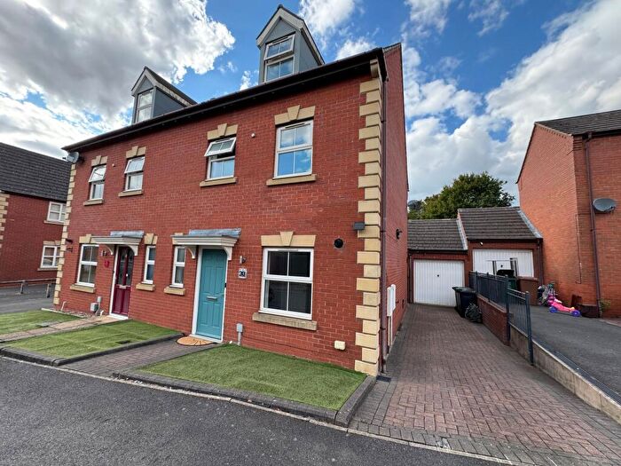 4 Bedroom Semi-Detached House For Sale In Woodyard Close, Castle Gresley, DE11