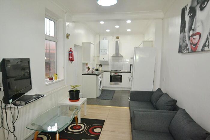 5 Bedroom Terraced House To Rent In Standish Road, Fallowfield, Manchester, M14