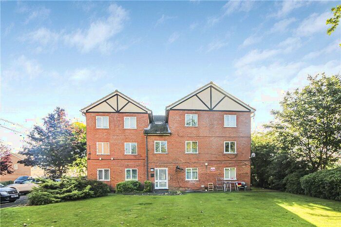 1 Bedroom Flat To Rent In Heathfield Drive, Mitcham, CR4