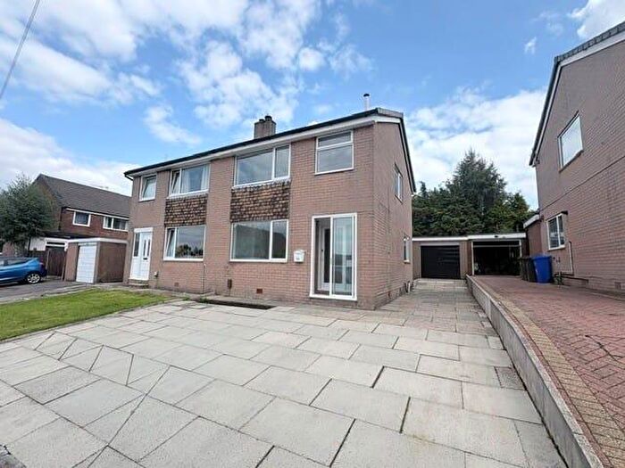 3 Bedroom Semi-Detached House To Rent In Warwick Drive, Brierfield, Nelson, BB9