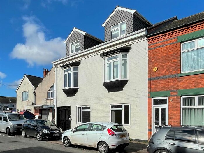 2 Bedroom Flat To Rent In Oliver Road, Leicester, LE4