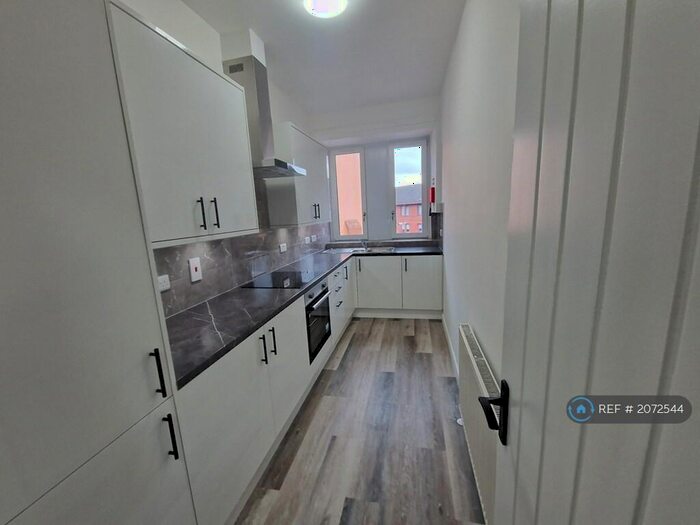 4 Bedroom Flat To Rent In Westmuir Street, Glasgow, G31