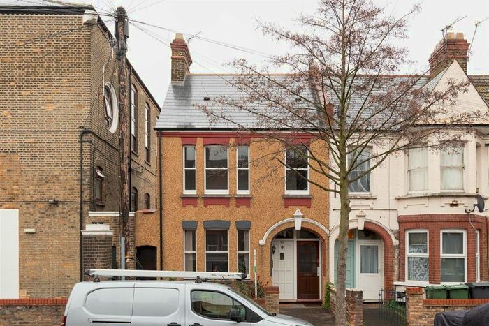 2 Bedroom Flat To Rent In Bloxhall Road, London, E10