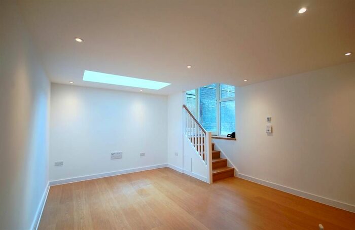 1 Bedroom Maisonette To Rent In Milton Grove, London, N16