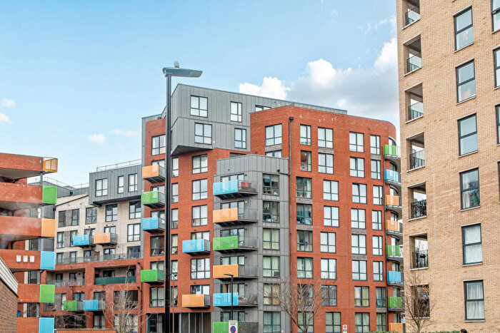 2 Bedroom Apartment For Sale In Brookhill Road, Woolwich, SE18