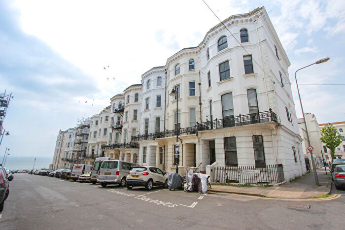 3 Bedroom Flat To Rent In Chesham Place, Brighton, BN2