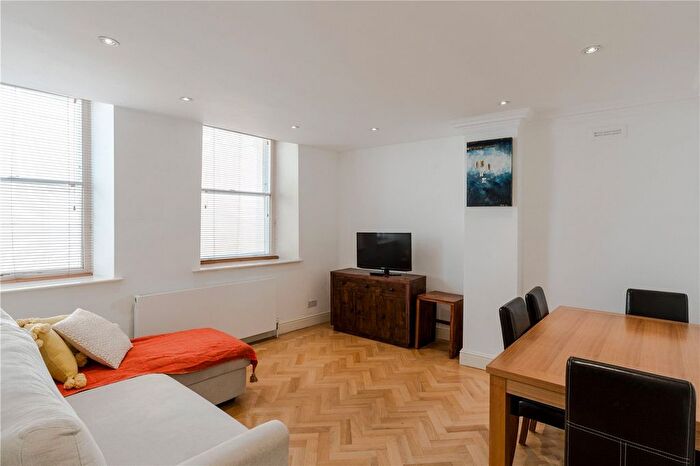 2 Bedroom Flat To Rent In Lancaster Gate, London, W2