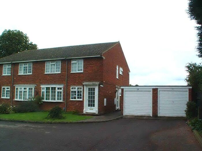 2 Bedroom Maisonette To Rent In King Georges Close, Hitchin, SG5