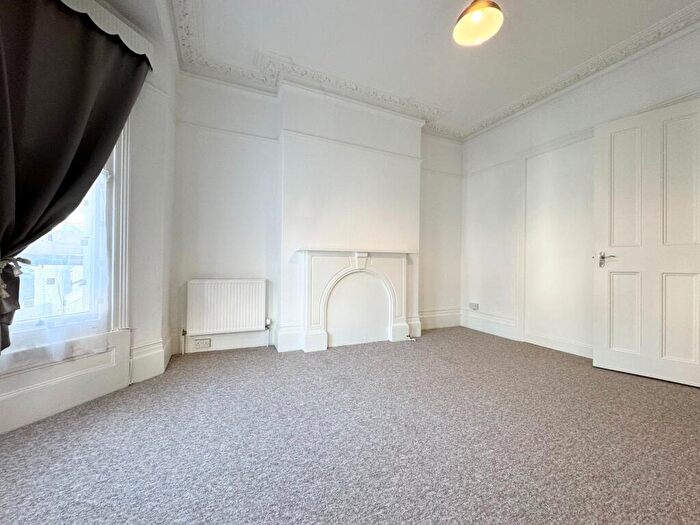 1 Bedroom Flat To Rent In Eaton Place -, P15
