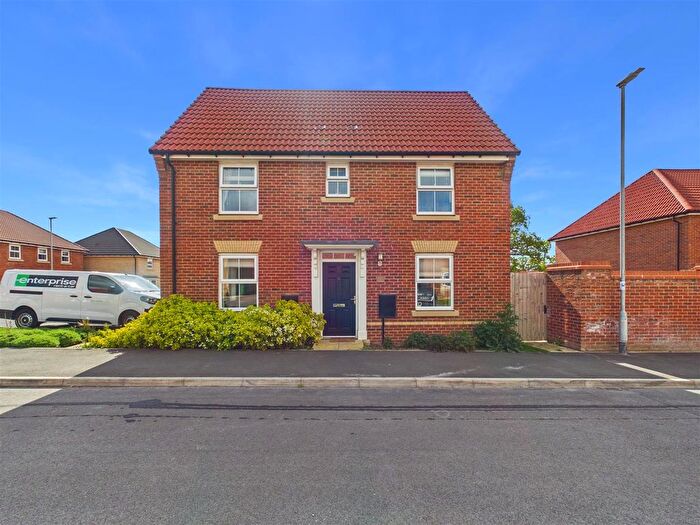 3 Bedroom Semi-Detached House For Sale In Broad Avenue, Hessle, HU13
