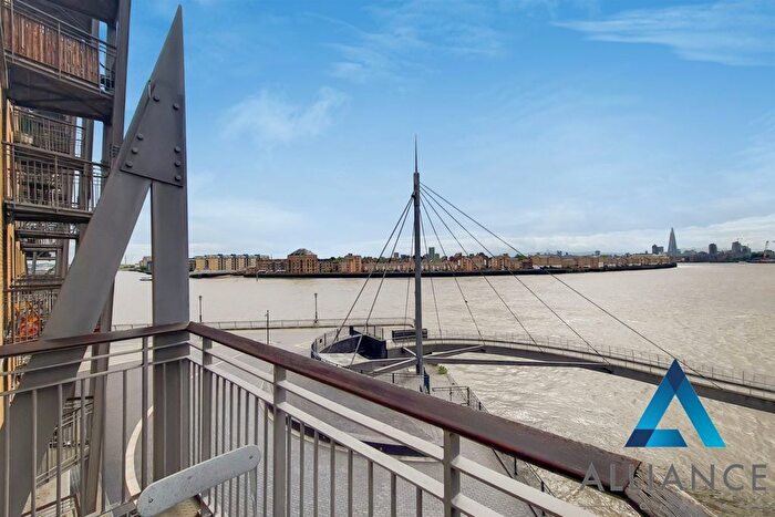 2 Bedroom Flat For Sale In Dundee Wharf, Three Colt Street, London, E14