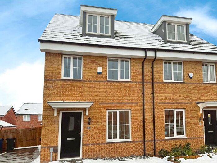 3 Bedroom Semi-Detached House To Rent In Hackett Gardens, Nottingham, Bingham, NG13