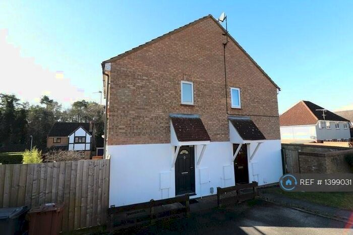 1 Bedroom Terraced House To Rent In Conifer Walk, Stevenage, SG2