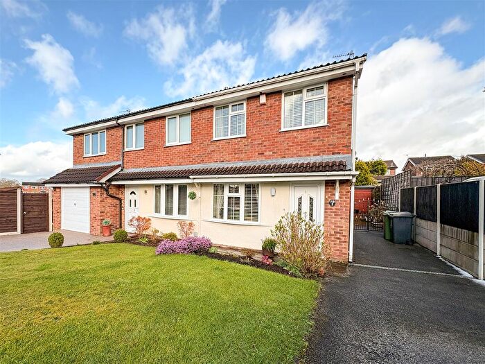 2 Bedroom Property For Sale In Tamar Close, Congleton, CW12