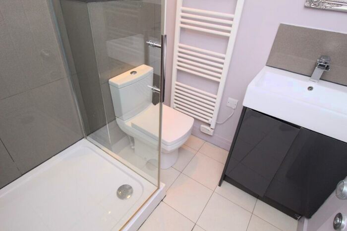 2 Bedroom Flat To Rent In Old Brickyard, Gedling, NG3