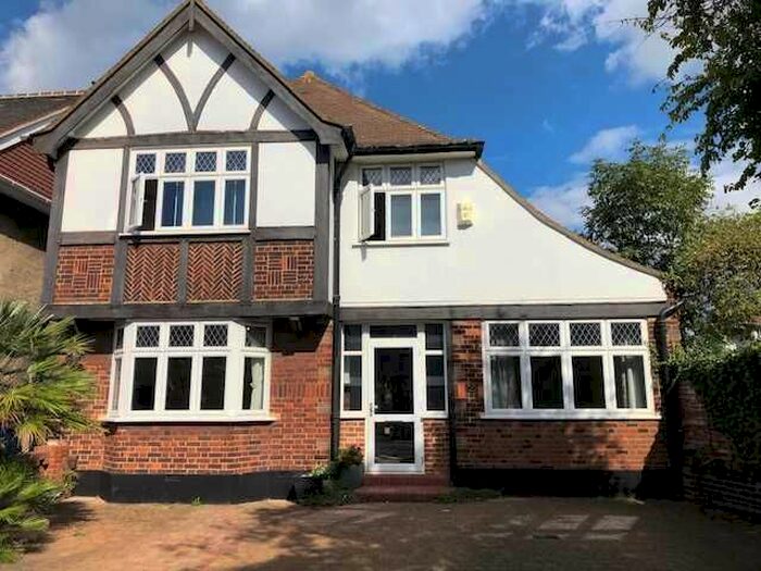 5 Bedroom Detached House To Rent In Boston Vale, London, W7