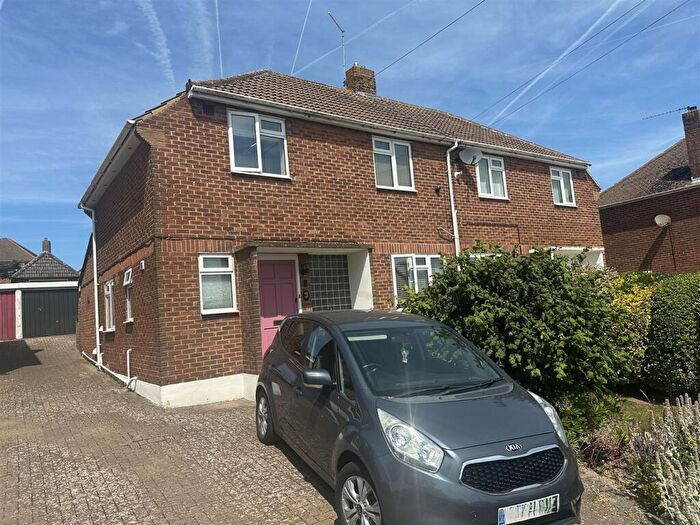 3 Bedroom Semi-Detached House For Sale In Barberry Avenue, Chatham, ME5