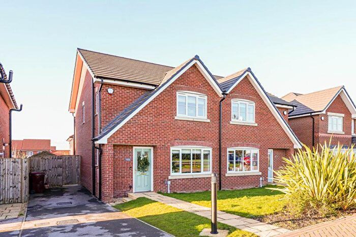 3 Bedroom Semi-Detached House For Sale In Sutherland Farm View, Bolsover, Chesterfield, S44