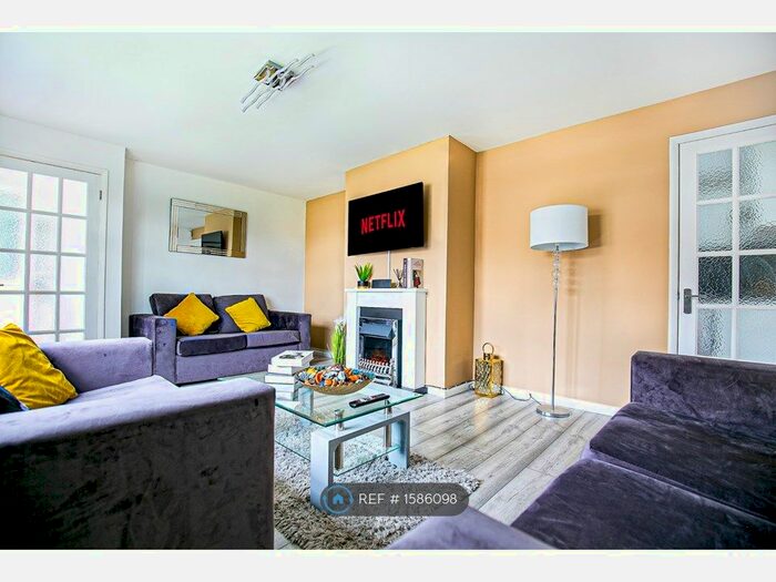 3 Bedroom Semi-Detached House To Rent In Buckley Road, Leamington Spa, CV32