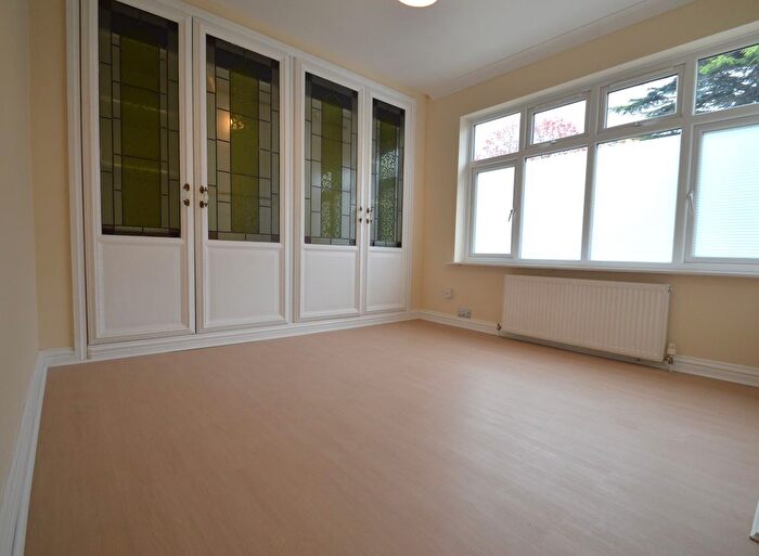 2 Bedroom Maisonette To Rent In Long Lane, Staines-Upon-Thames, TW19